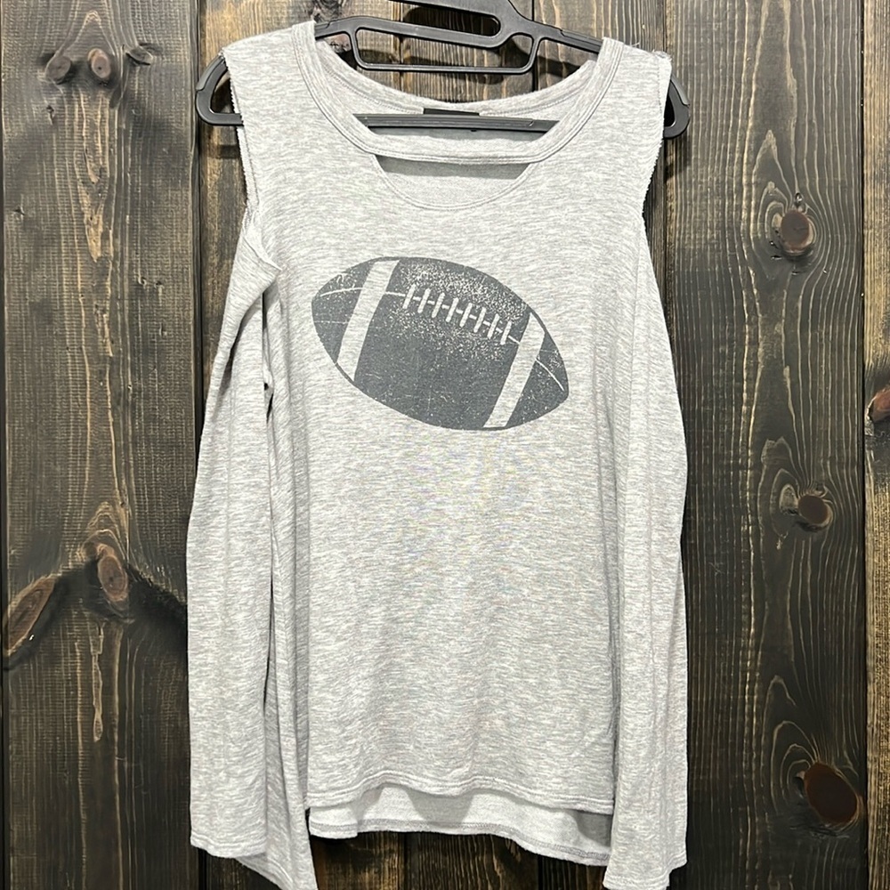 Boutique Cold Shoulder Tee M Grey Football Graphic Top Soft‎ Stretchy Game Day